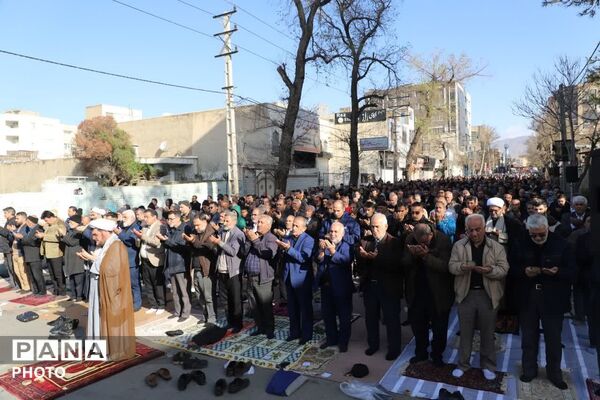 اقامه نماز عید سعید فطر در کمالشهر کرج