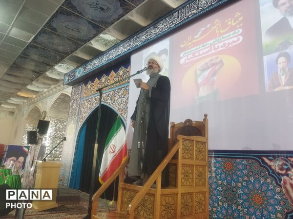 نماز عبادی سیاسی جمعه در امامزاده سید حمزه کاشمر 