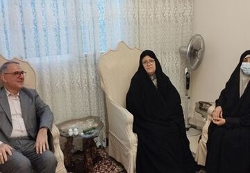 دیدار با خانواده شهدا مایه خرسندی و افتخار است
