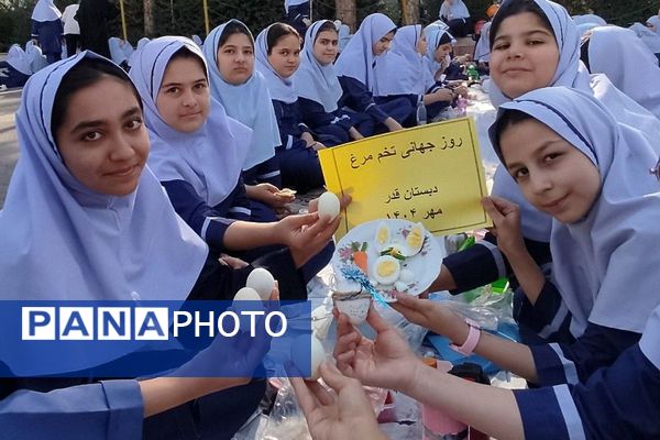 برگزاری جشن تخم‌مرغ‌های رنگی در دبستان قدر بهارستان دو