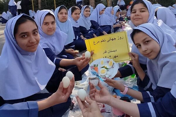 برگزاری جشن تخم‌مرغ‌های رنگی در دبستان قدر بهارستان دو