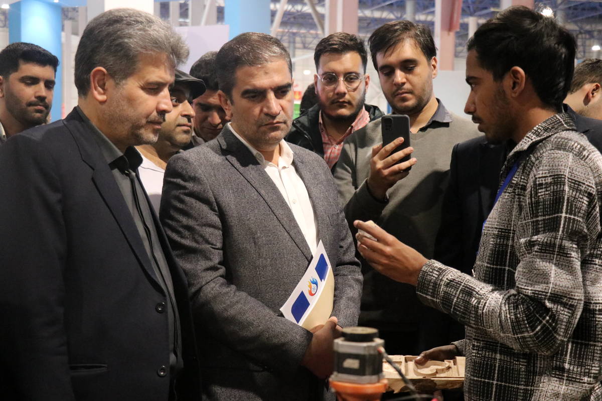 باید استعدادهای دانش‌آموزی را به چرخه‌ی تجاری‌سازی بیاوریم