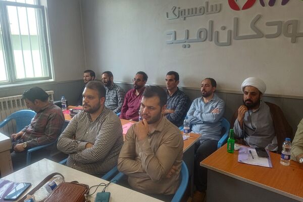 برگزاری جلسه اهمیت ارزشیابی در مدارس ابتدایی ری یک