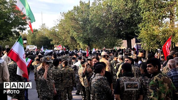 رزمایش «جانفدایان» با شعار «لبیک یا خامنه‌ای» در شهرستان بروجن