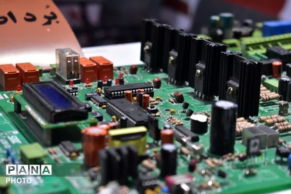 هنرستان‌های ناحیه دو تبریز روی صحنه