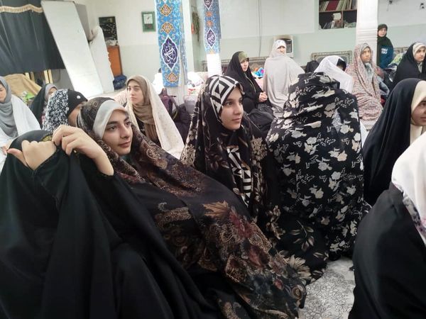 آینه‌های نور: لحظاتی سرشار از صمیمیت و گفتگو در اعتکاف دانش‌آموزی