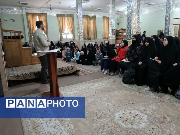 برگزاری جلسه توجیهی هیات‌های دانش‌آموزی دختران آموزش و پرورش ناحیه۶ مشهد