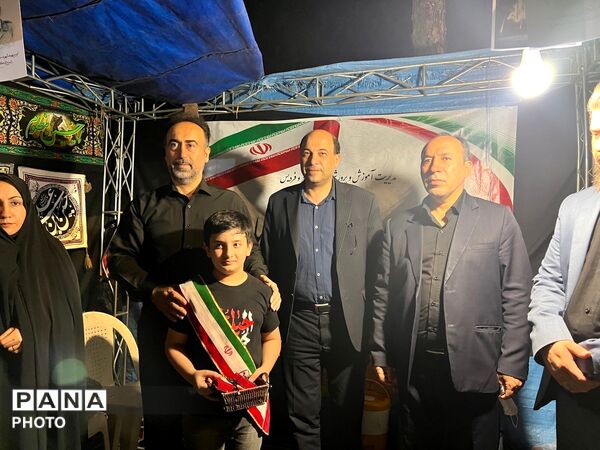 حضور باشکوه دانش اموزان و فرهنگیان در برنامه احلی من العسل