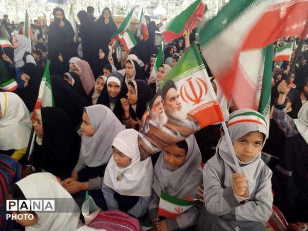 مراسم اربعین شهدای میناب و رهبر شهید در حرم رضوی