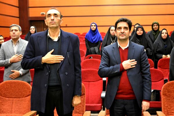آیین تجلیل از برگزیدگان حوزه مشاوره و پیشگیری از آسیب‌های اجتماعی بهارستان‌دو