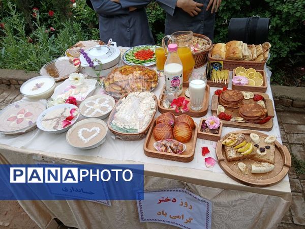 جشنواره صبحانه سالم در هنرستان موفقیان شهرستان نظرآباد