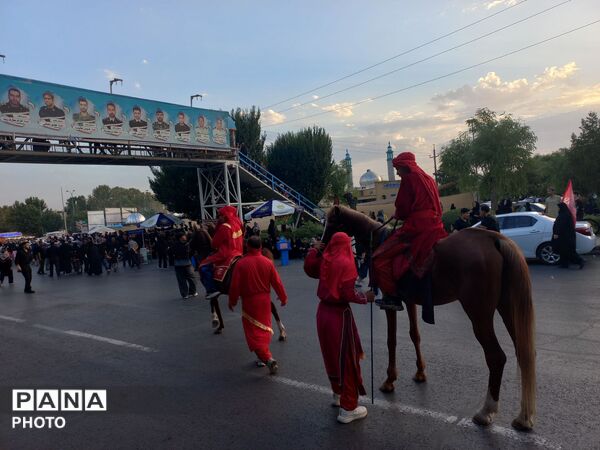 پیاده روی جاماندگان اربعین حسینی در ملایر