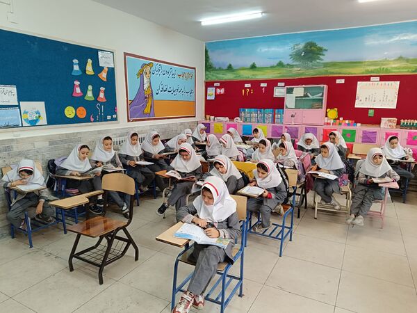 کتاب‌هایی از دل و دست کودکان در کلاس درس