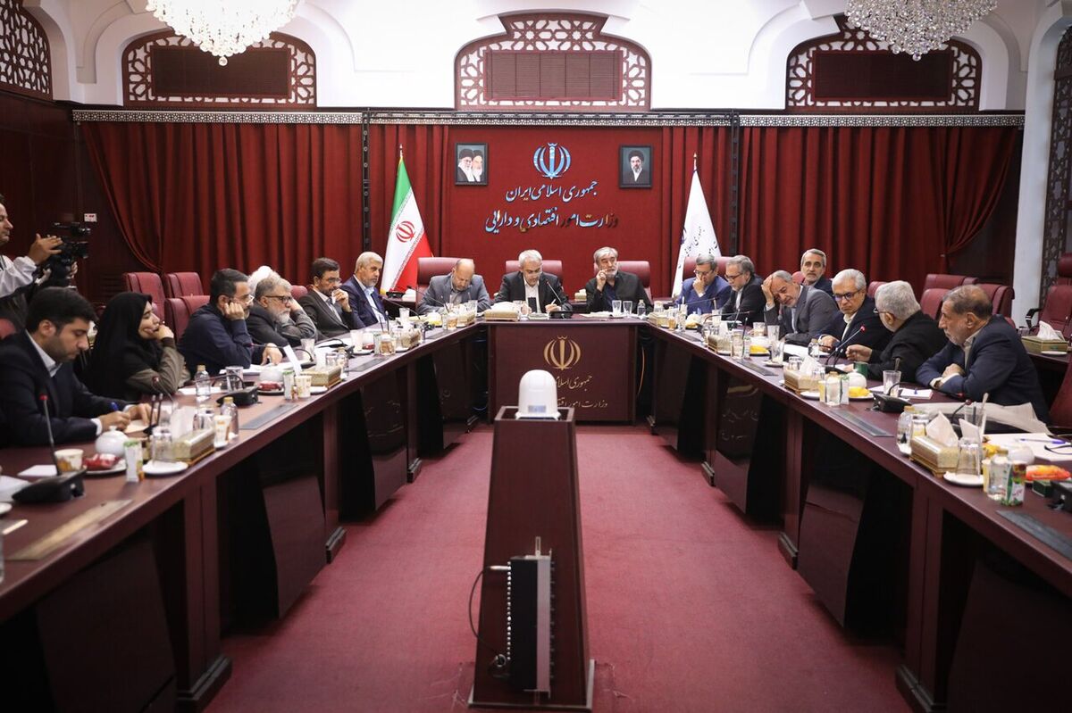 نشست کمیسیون امنیت ملی مجلس با وزیر اقتصاد