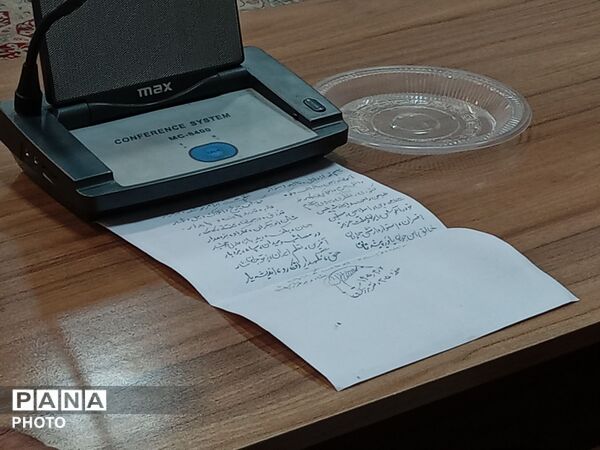 جلسات هفتگی پیشکسوتان فرهنگی در دبیرستان خیام