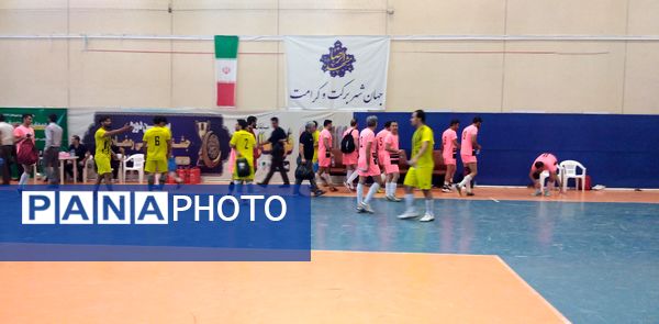  مسابقه فوتسال بین تیم‌های خبرنگاران و تیم آتش‌نشانان مشهد