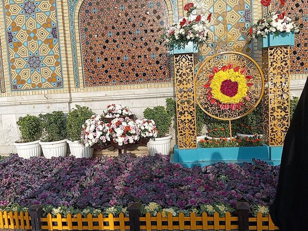 گل آرایی و چراغانی حرم رضوی 