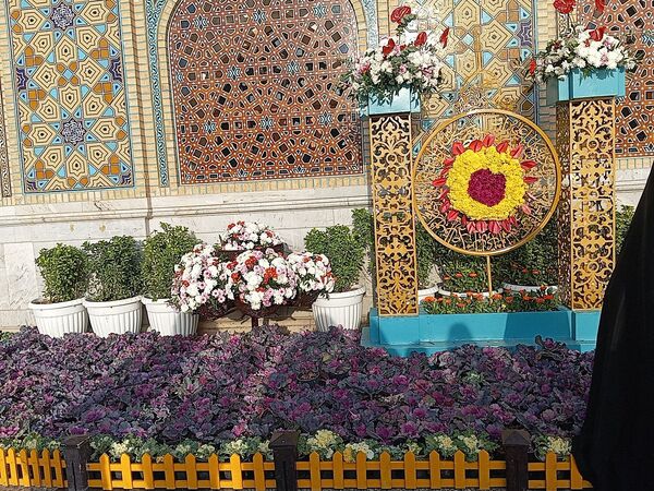 گل آرایی و چراغانی حرم رضوی 