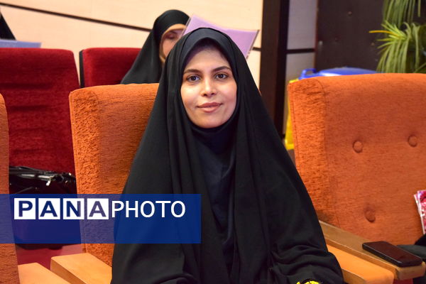 نشست توانمندسازی مدیران منطقه ۱۴ با محوریت مدیریت مدرسه‌محور و تحول آموزشی