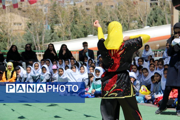 المپیاد ورزشی در دبستان غیرانتفاعی امام صادق(ع) شهرکرد