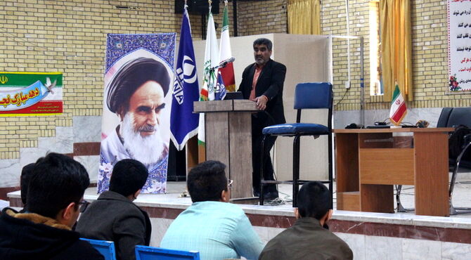 دوره مقدماتی خبرنگاری پسران
