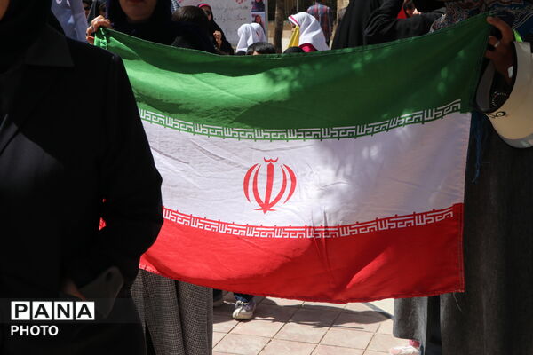 دانش‌آموزان و فرهنگیان زرقانی در بیتاب میناب 
