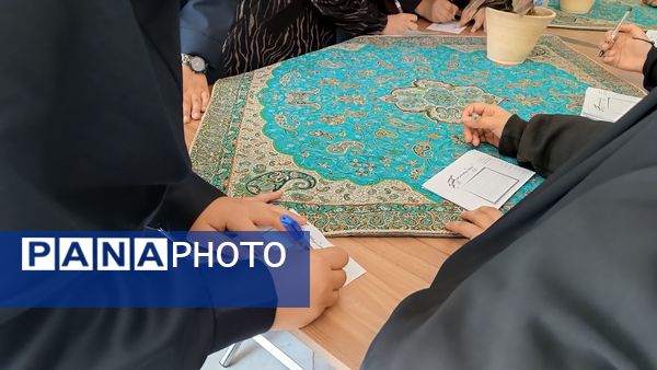 انتخابات شورای دانش‌آموزی در دبیرستان شاهد ارض اقدس 