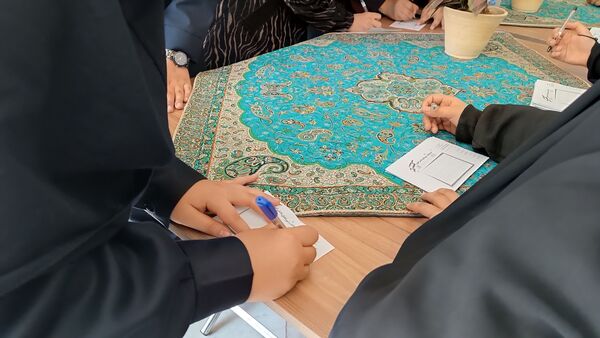 انتخابات شورای دانش‌آموزی در دبیرستان شاهد ارض اقدس 