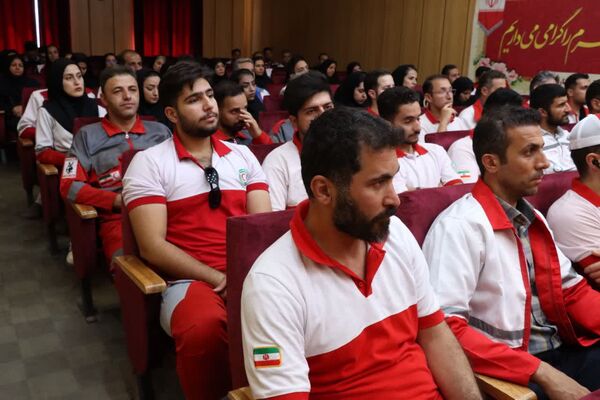  آیین تجلیل از ایثارگری‌های کارکنان و نجاتگران جمعیت هلال‌احمر استان همدان  