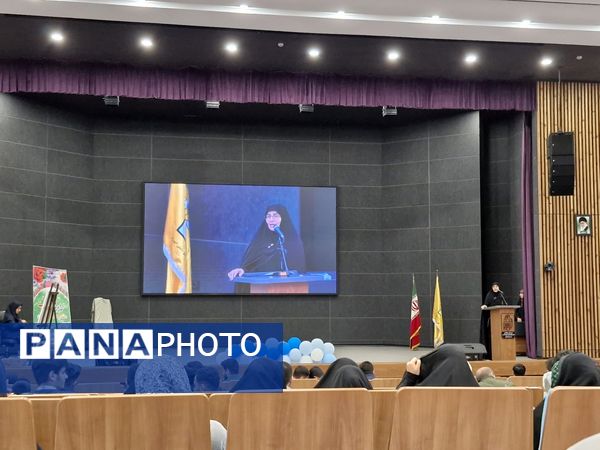 اجتماع بزرگ دانش‌آموزان بسیجی در هفته بسیج