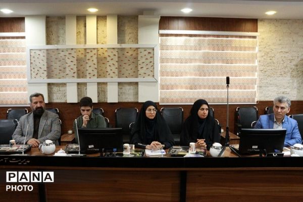 نشست برخط هفته سلامت با تأکید بر ارتقای سلامت دانش‌آموزان