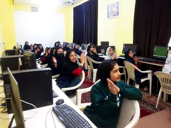 کلاس یادگیری کار با رایانه در کانون لقمان