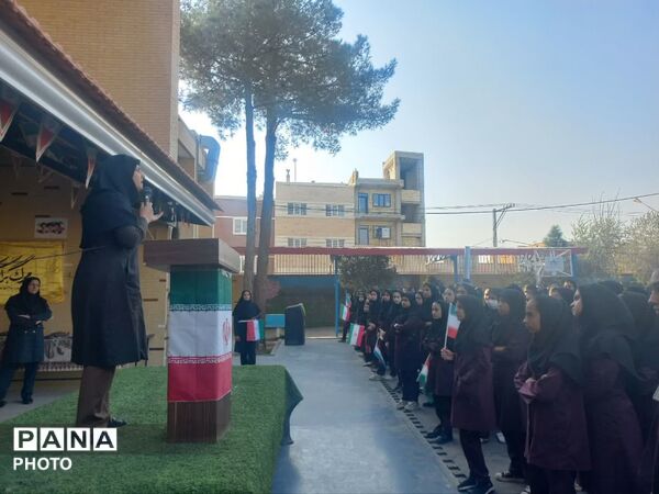 آیین گرامیداشت شهید رضایی در دبیرستان دخترانه عفت