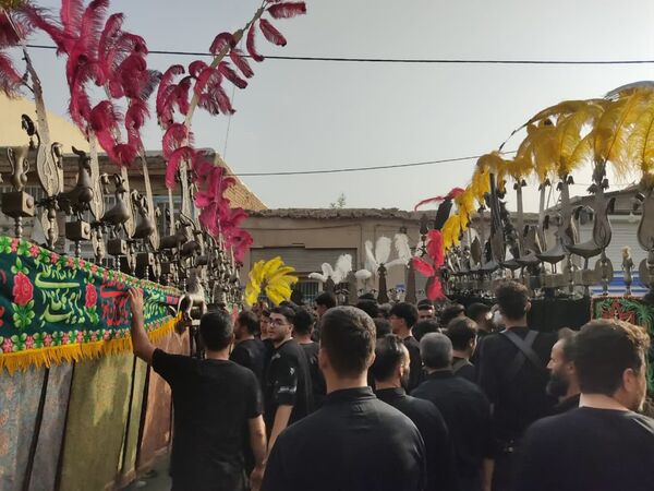 کاروان بزرگ علم گردانی در کاشان