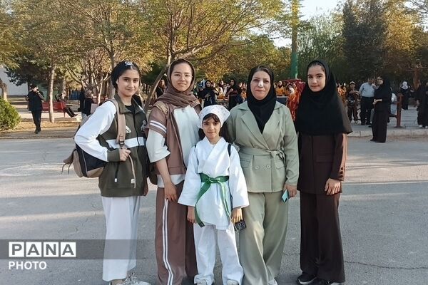 گام‌هایی برای سلامتی و نشاط خانواده‌ها؛ پیاده‌روی خانوادگی در شهر قدس
