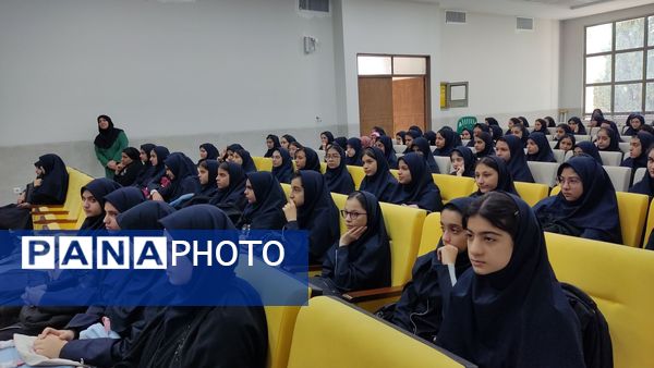  جشن جوانه ها در دبیرستان رحمت ناحیه ۲ اصفهان 