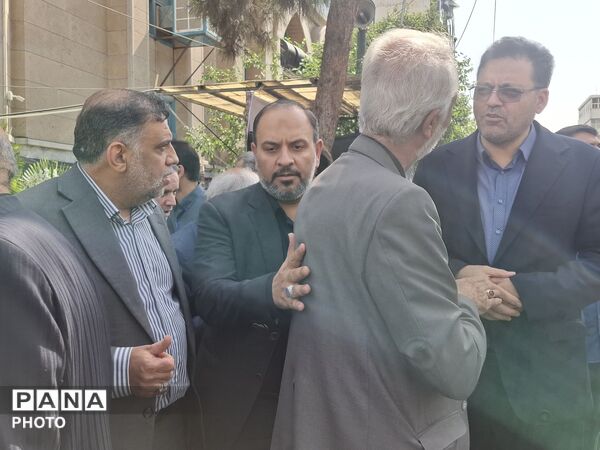 وداع با مادری که سه شهید پروراند و پس از سال ها فراق به آغوش فرزندانش بازگشت