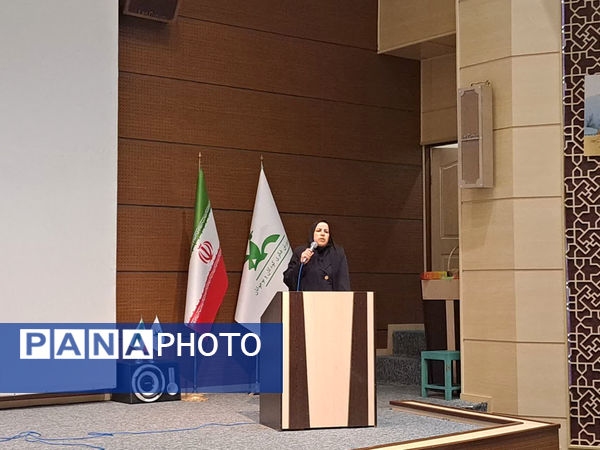 برگزاری همایش «زیر سقف خانه» در قم