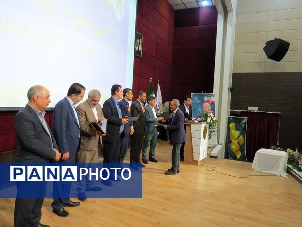 آیین تجلیل از معلمان نمونه استانی در بجنورد