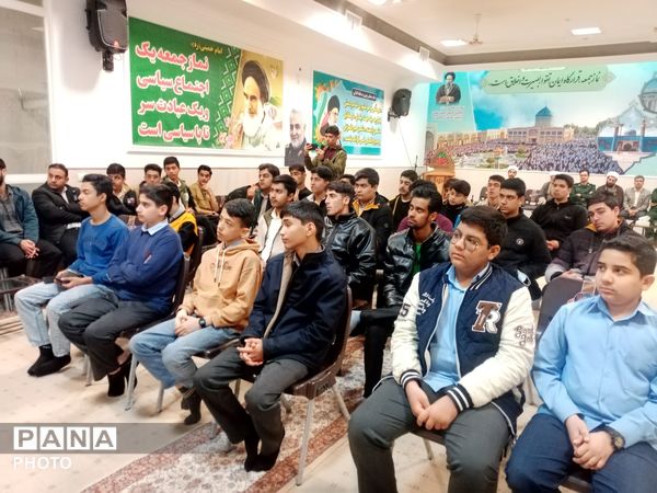  جلسه تبیینی همزمان با آغاز ماه مبارک رمضان در دفتر امام جمعه کاشمر