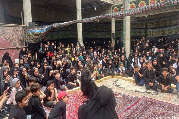 اجتماع بزرگ شیرخوارگان حسینی در شهرستان فاروج 