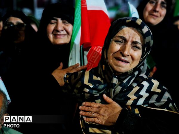نسل نو در گلوگاه پای کار وطن