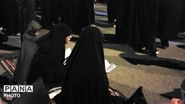 نیشابوری ها قرآن ها را به سر گرفتند-۱ 