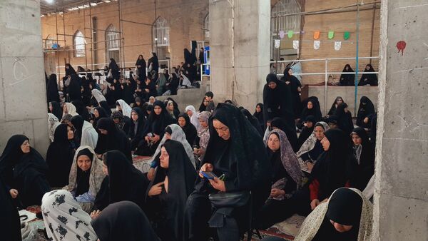 حضور پرشور بانوان نیشابور در اولین نماز جمعه سال 1404
