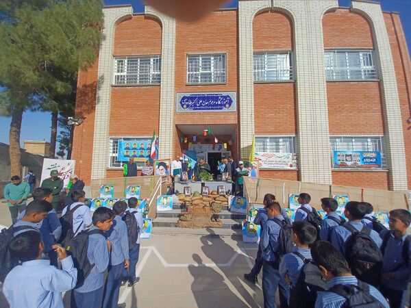 یادواره شهدا دانش آموز در دبیرستان نمونه مرحوم طاووسی شهرستان خلیل آباد 