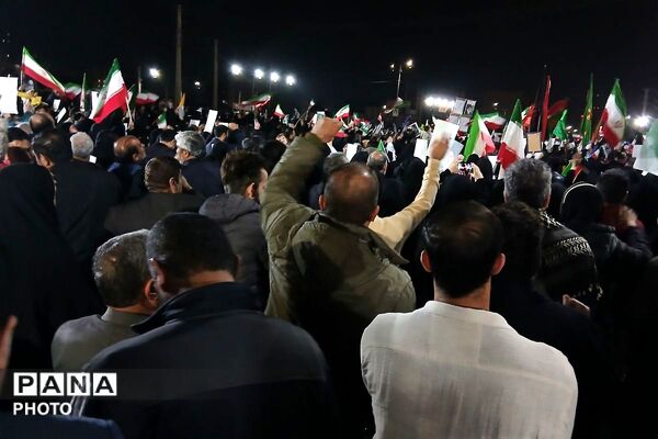 لبیک یا خامنه‌ای
