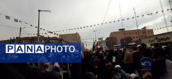 جلوه هایی از راهپیمایی جشن پیروزی انقلاب در شهر قم
