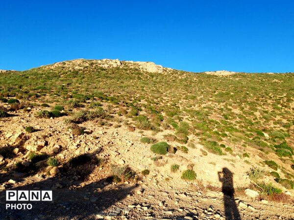 منظره ی دیدنی طبیعت کوه های شهر بار 