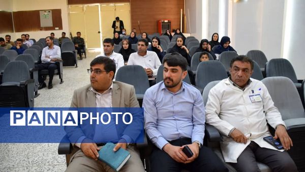 تجلیل از کارمندان بیمارستان شهدا لردگان در هفته‌ دولت