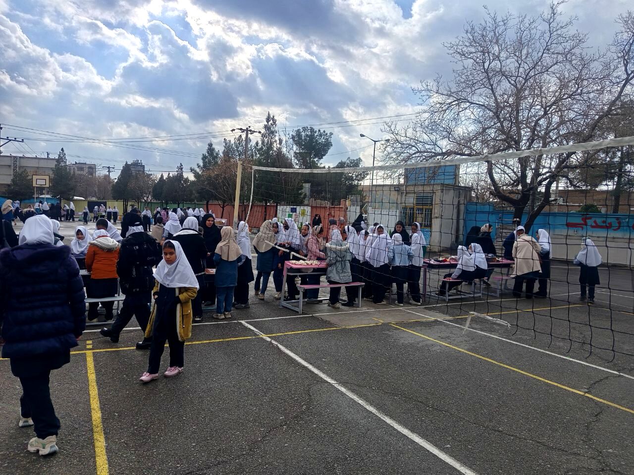 بازارچه مادر دختر در دبستان سمیه
